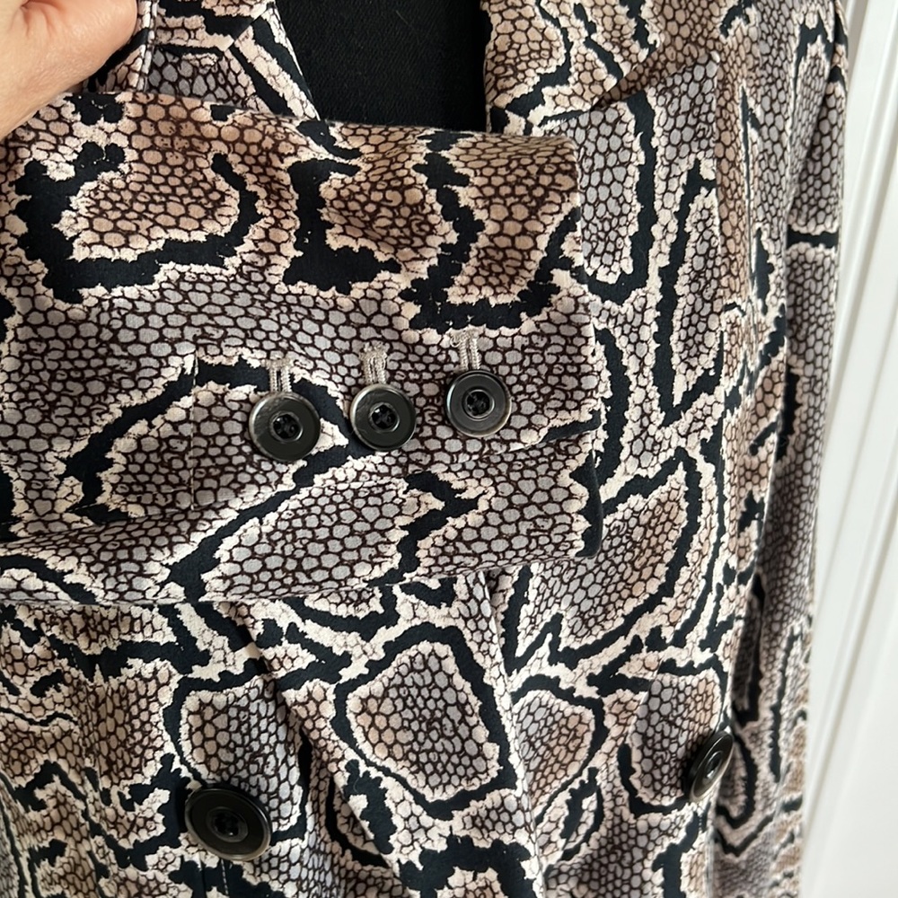 CAbi Samantha python blazer - Picture 4 of 13
